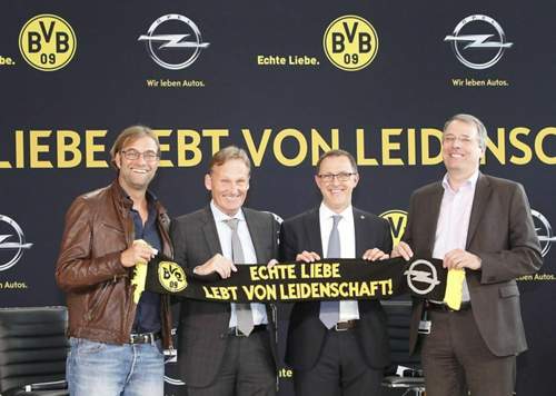 Der BVB und Opel ziehen an einem Schal