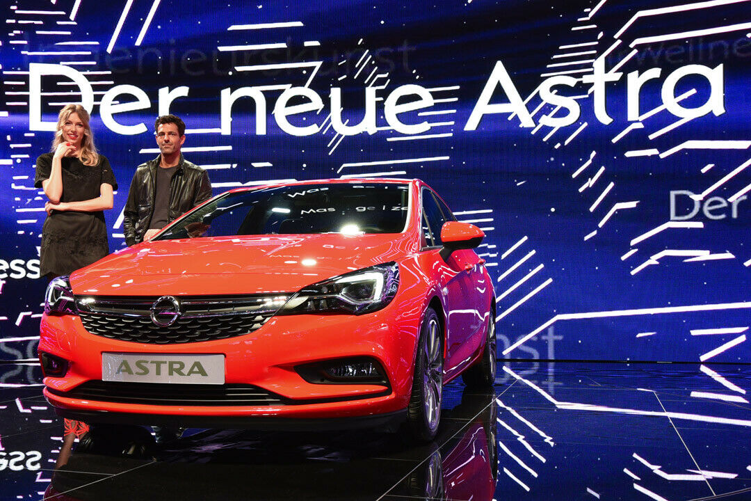 Opel hat im Gesamtjahr 2015 mehr als 1,1 Millionen Neuwagen in Europa verkauft. Mit dem neuen Astra K soll auch 2016 der Absatz steigen