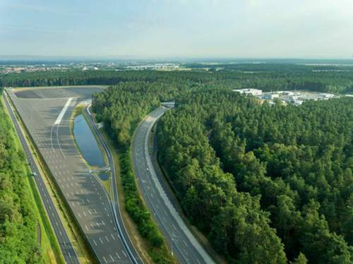 Opel testet seit 1950 in Dudenhofen. Nach den jüngsten Erweiterungen sollen dort rund 700 Menschen arbeiten