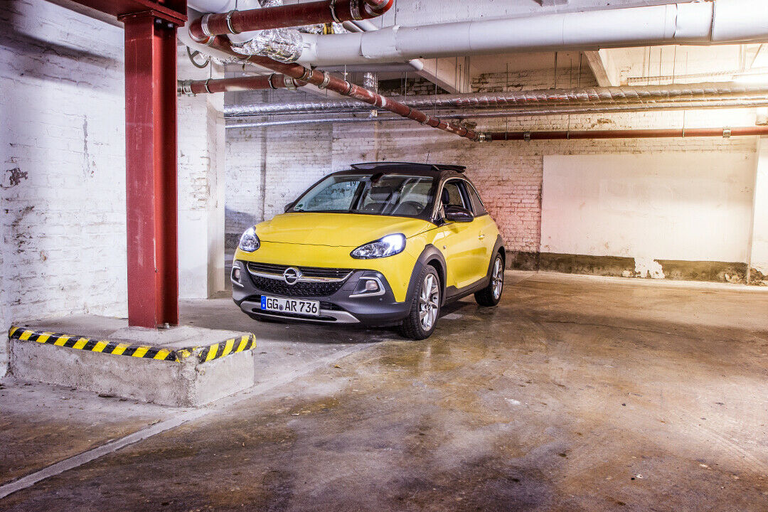 Der Opel Adam Rocks kommt trotz Plastik-Planken vor allem bei den Damen gut an