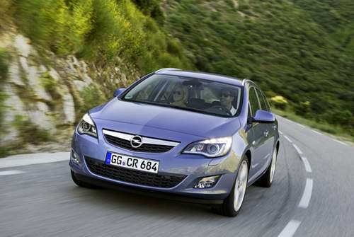 Der Opel Astra J Sports Tourer wuchs ab 2010 in den Außenmaßen, wurde innen aber kleiner - das kam nicht gut an