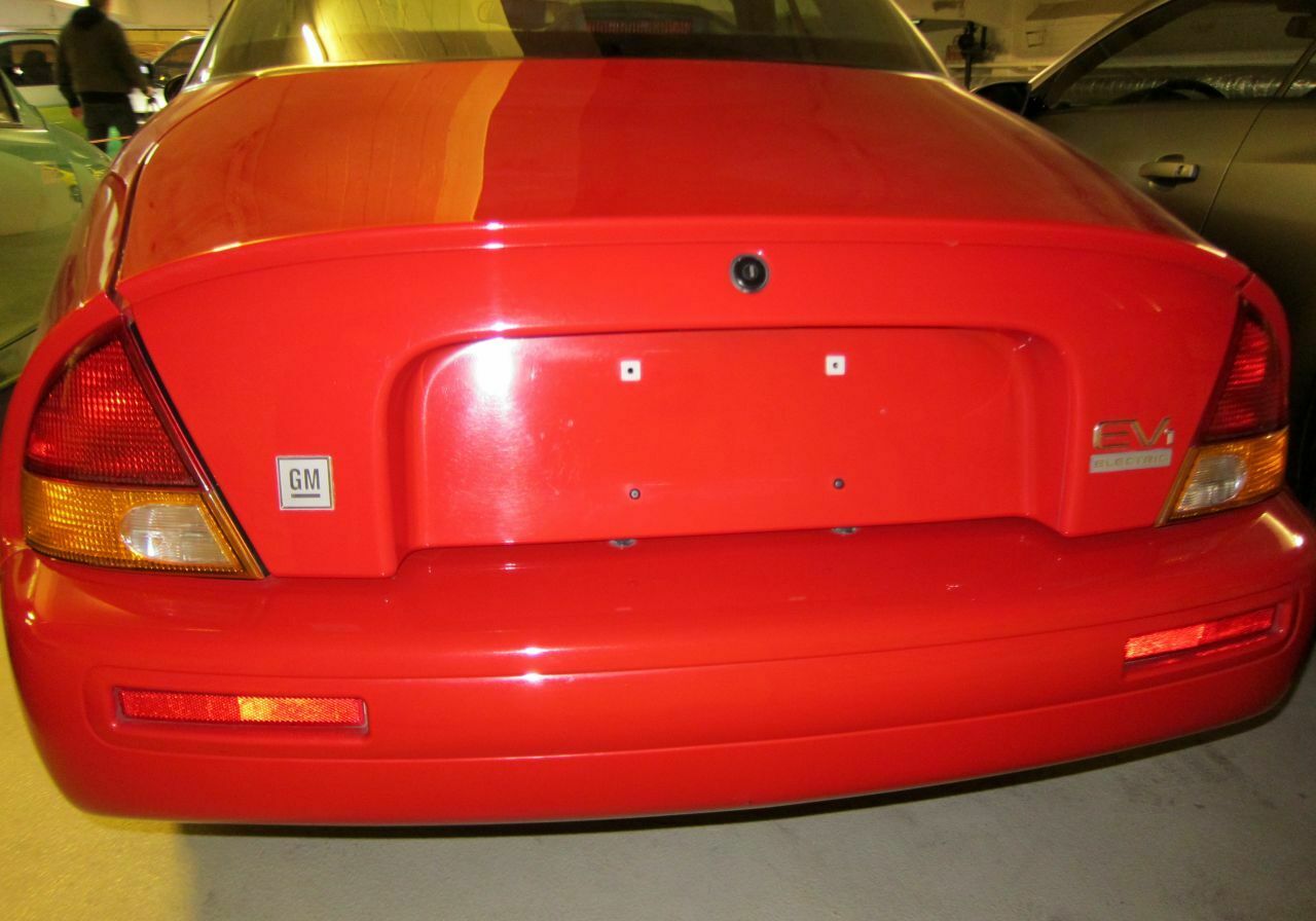 Sagenumwobenes Elektroauto: Ein General Motors EV1 steht im Keller von Opels Klassik-Sammlung in Rüsselsheim