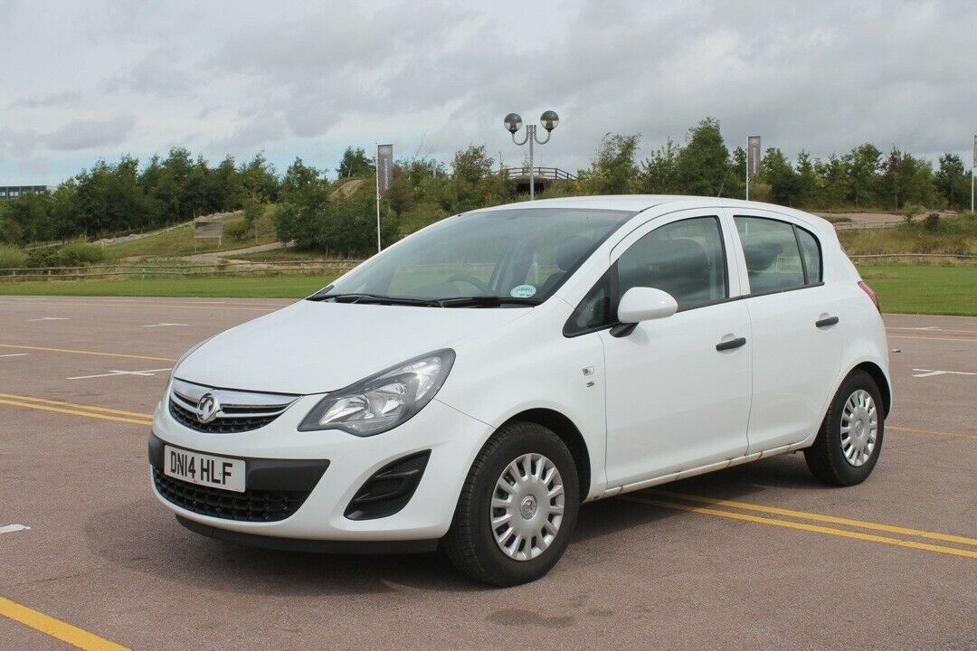 Englischer Verwandter: ein Vauxhall Corsa D von 2014