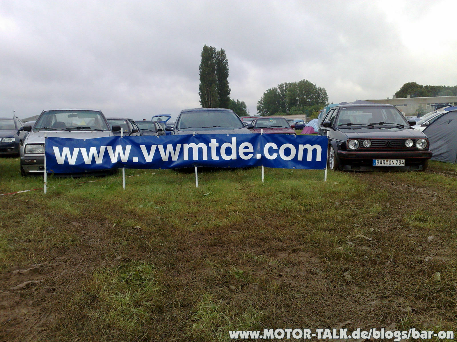 Opfer an den Gott der Autotreffen