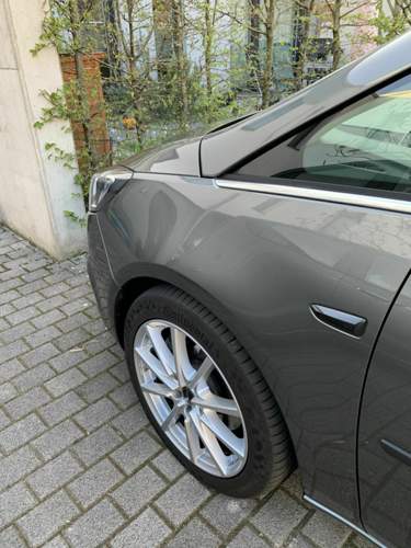 Felgen und Seitenblinker modifiziert