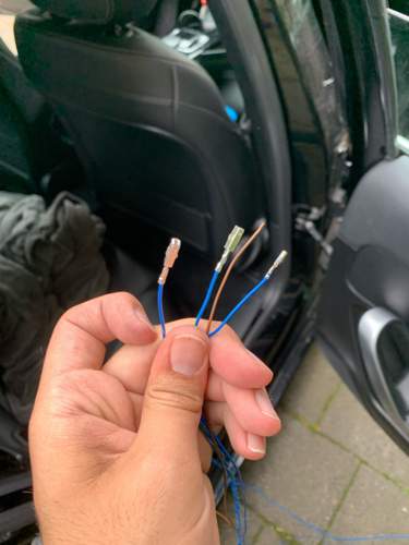 Kabel Kamera Klappe.jpg