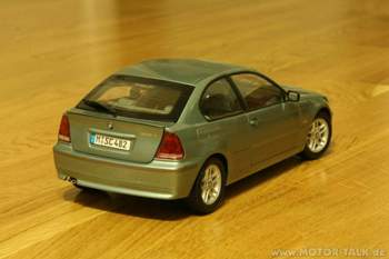 E46-5-kyosho-heck