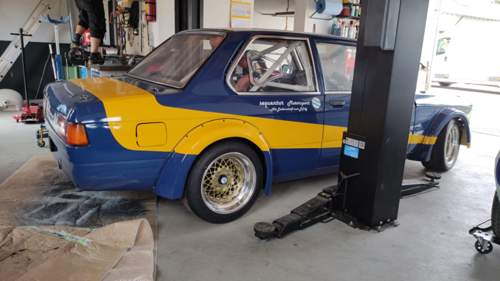 BMW 320