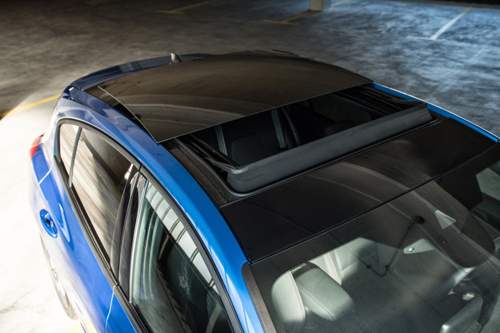 Ford-focus-panorama-hatchback