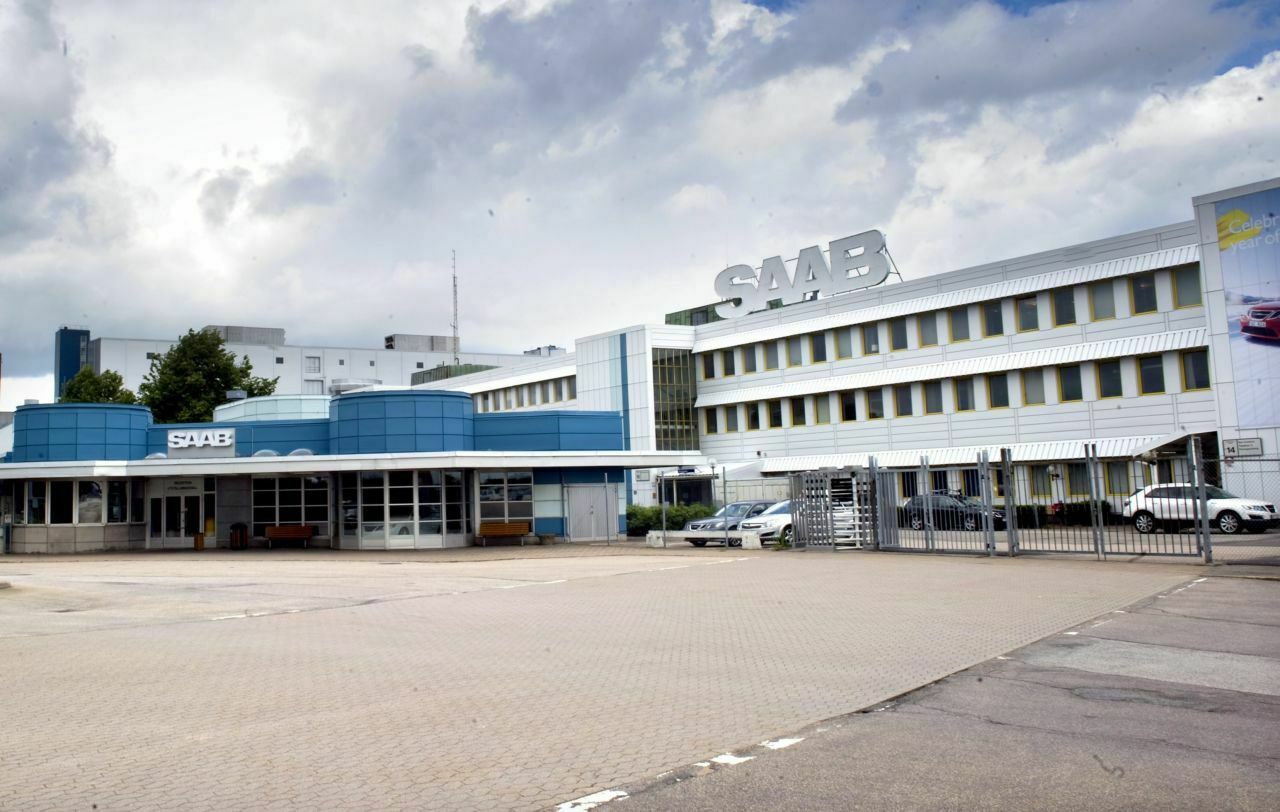 Saab-Werk in Trollhättan (Schweden): Seit Frühjahr stehen die Bänder wieder still. Eine Insolvenz ist - vorerst - aber vom Tisch