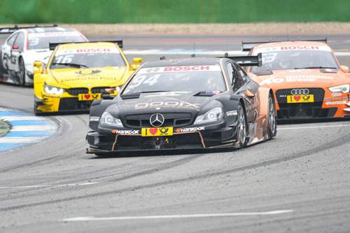 Pascal Wehrlein und sein Werkzeug für den DTM-Titel: das Mercedes C-Klasse Coupé mit der Startnummer 94