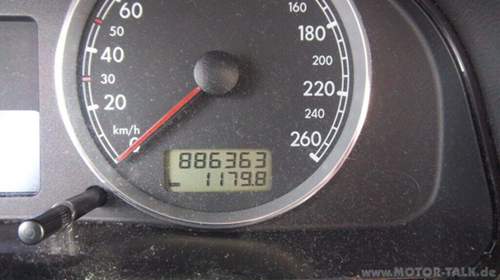 886363