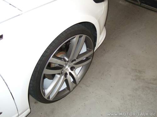 Q7 innen weiß Pic2