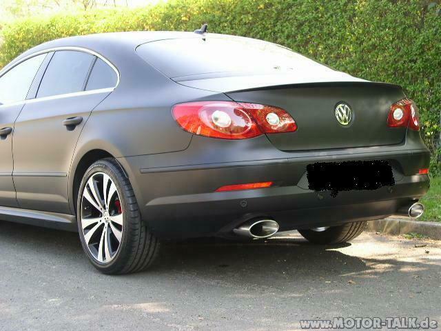 Passat in schwarz matt