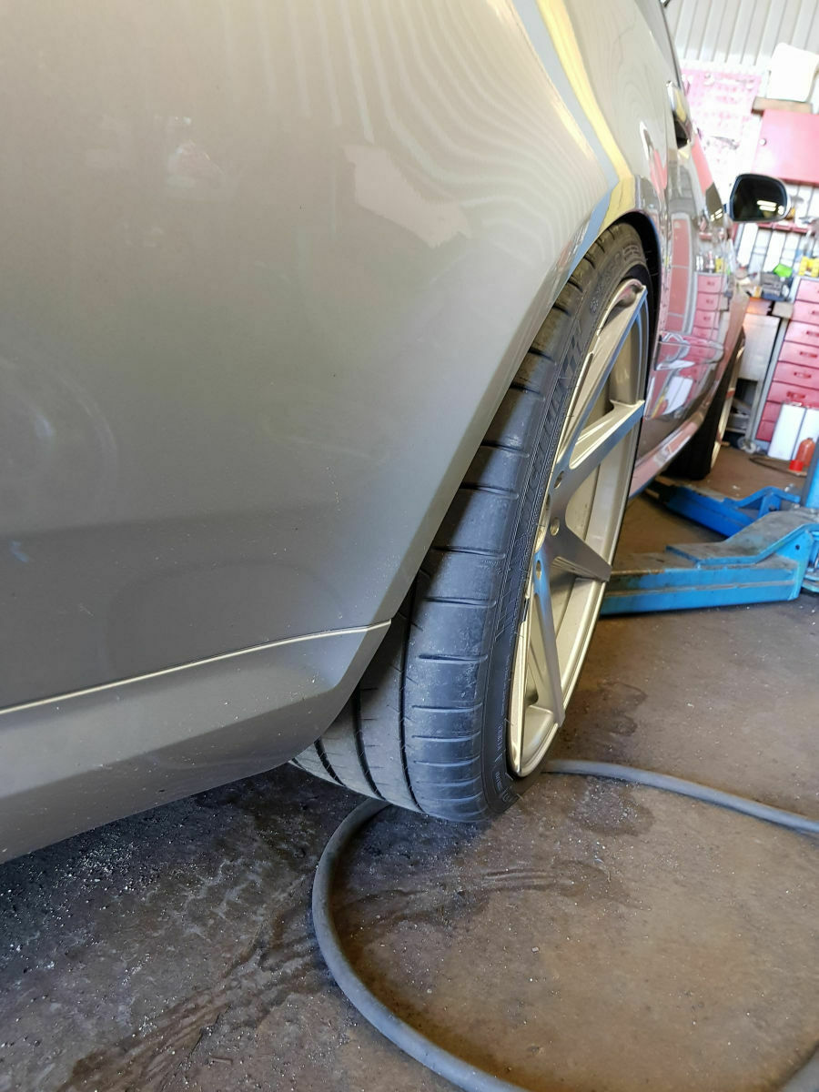 Passt 22x11 ET25 auf ein a8 w12?