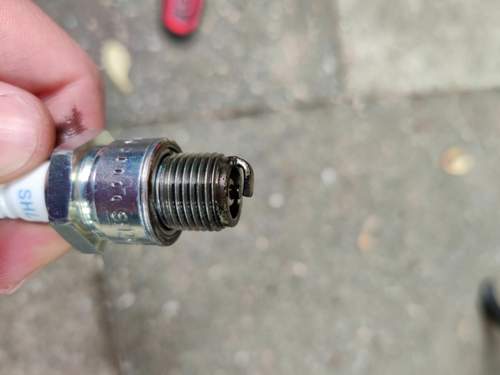 Zündkerze nach kurzer Motorlaufzeit