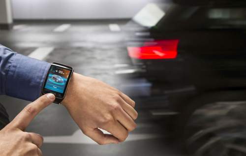 BMW zeigte schon 2015 auf der CES autonomes Einparken per Apple Watch