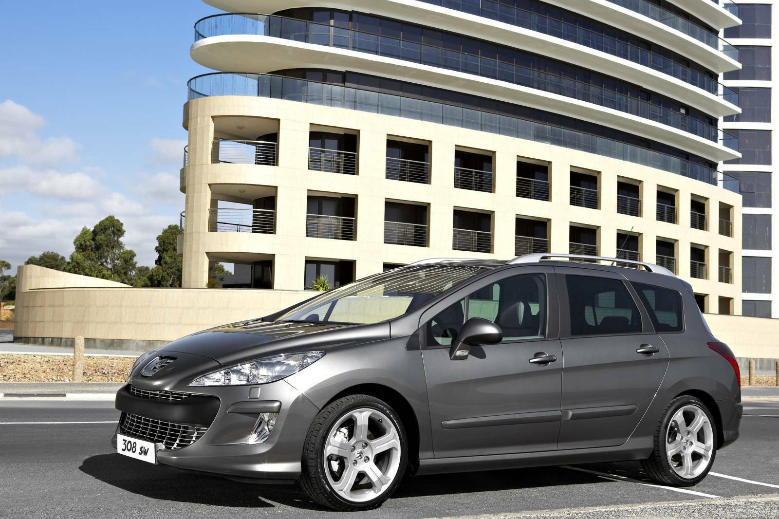 Peugeot 308 SW - Automobiles Vergnügen durch Effizienz, Helligkeit und Variabilität