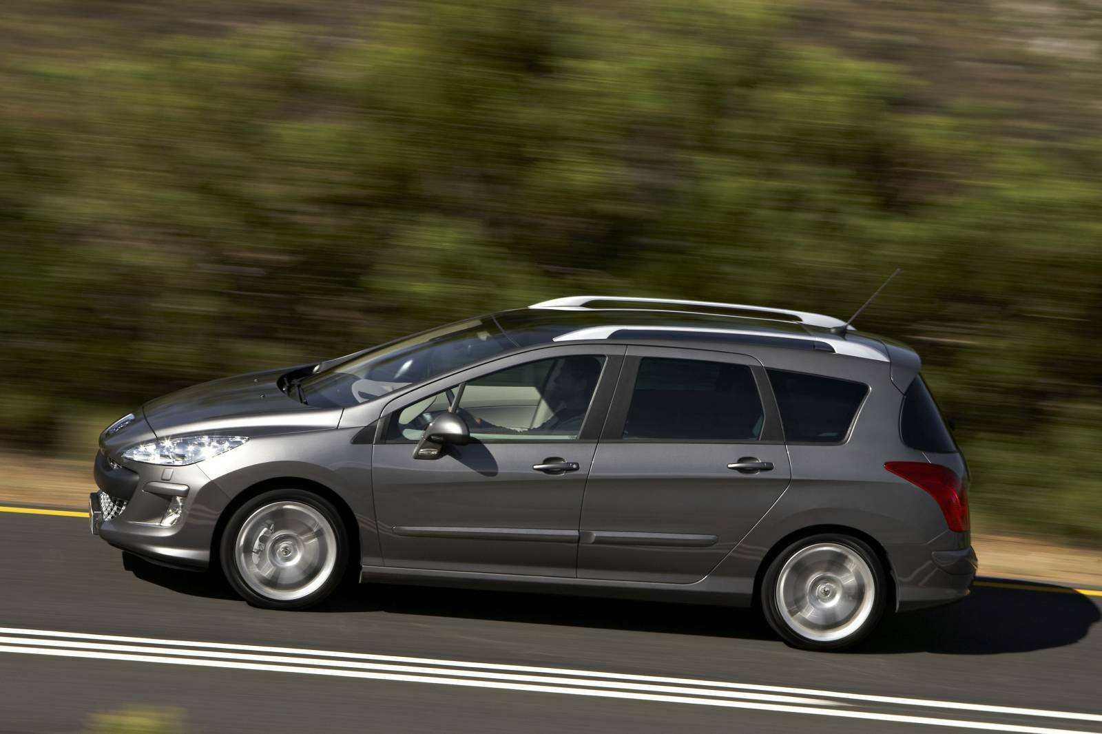 Peugeot 308 SW - Automobiles Vergnügen durch Effizienz, Helligkeit und Variabilität