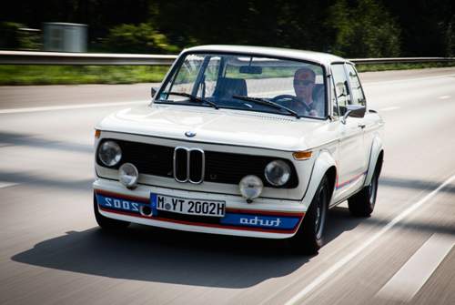 Autobahnschrubben im BMW 2002 Turbo: Aber nur mit bis zu 130 km/h, wegen des Tempolimits