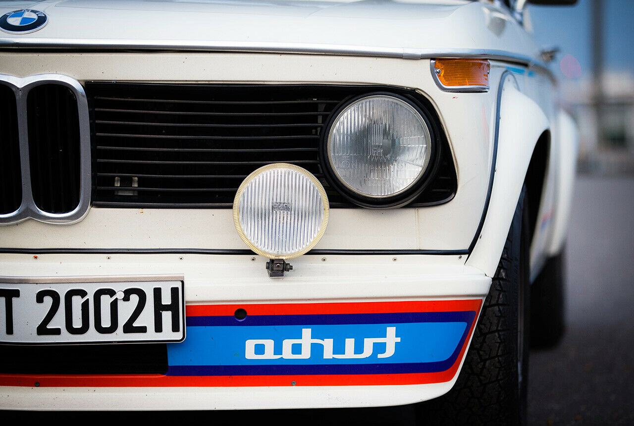 Wer sich einen BMW 2002 Turbo kaufte, brachte den Schriftzug meist wieder an