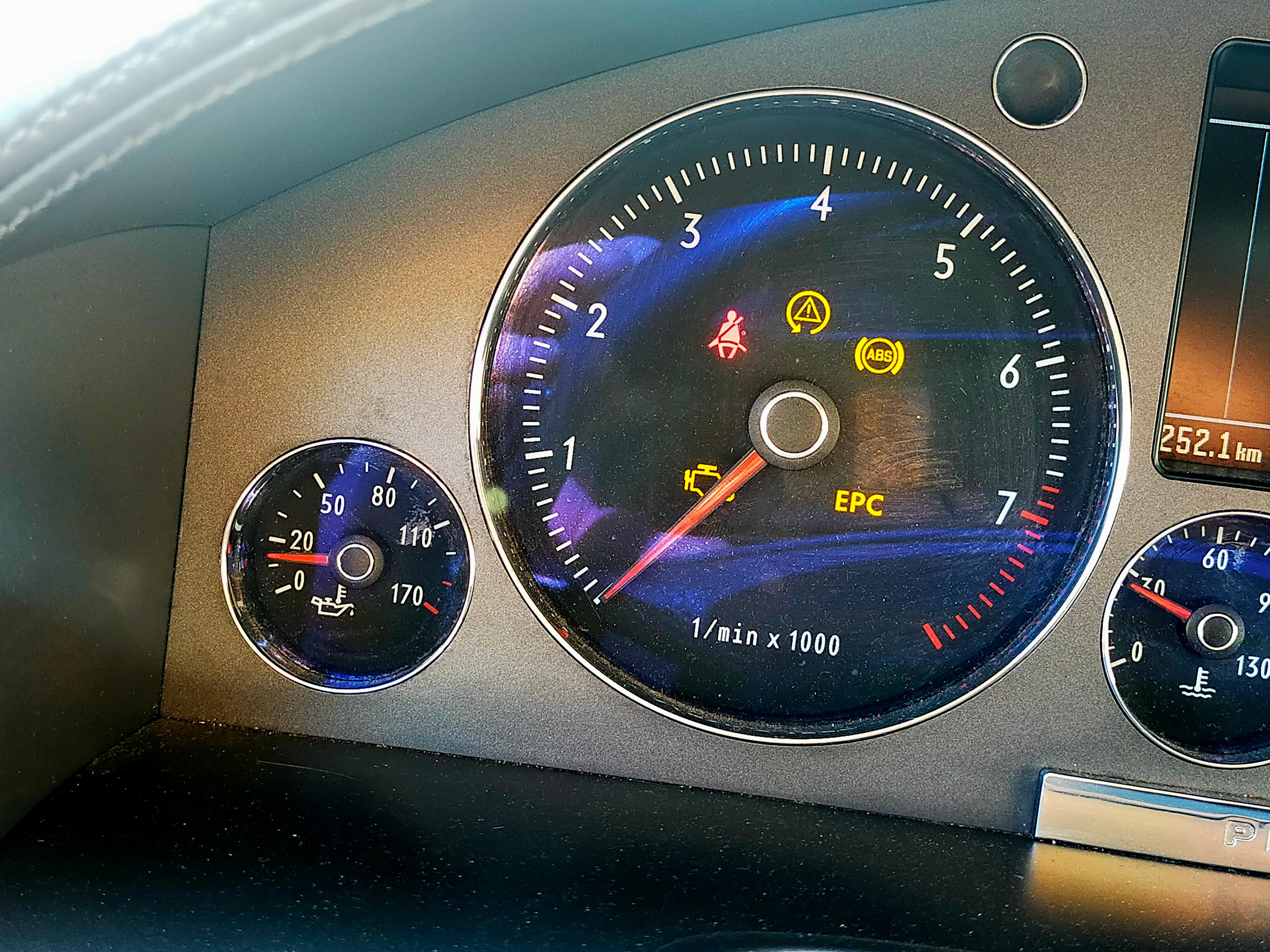 Phaeton V8 KI zeigt Öl/Kuhlwassertemp.an obwohl Motor kalt