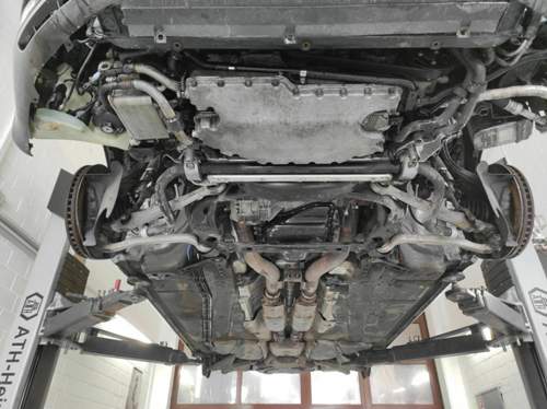 Unterboden W12 ohne Verkleidung