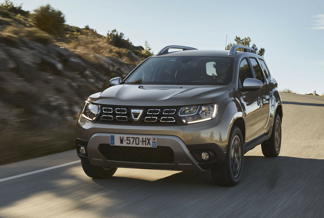 Beim Duster der zweiten Generation zog Dacia den angedeuteten Unterfahrschutz weiter nach oben