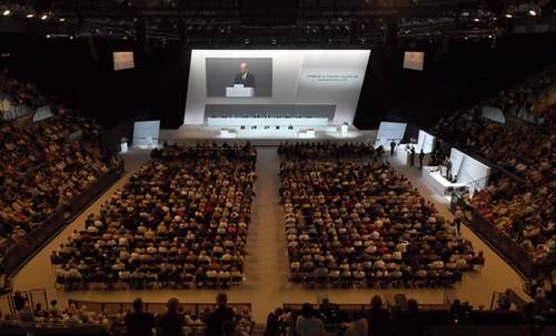 Der Porsche SE-Vorstandsvorsitzende Hans Dieter Pötsch spricht auf der Hauptversammlung. Er führt auch den VW-Aufsichtsrat