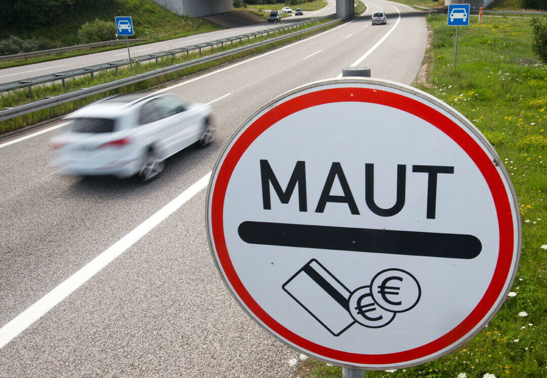 Bevor die Pkw-Maut 2016 eingeführt wird, werden Bundestag und Bundesrat das Gesetz verabschieden. Die Länderkammer muss den Plänen nicht zustimmen