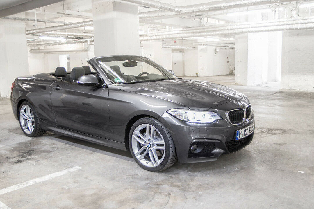 Der BMW 2er darf sich zurecht viersitziges Cabrio nennen