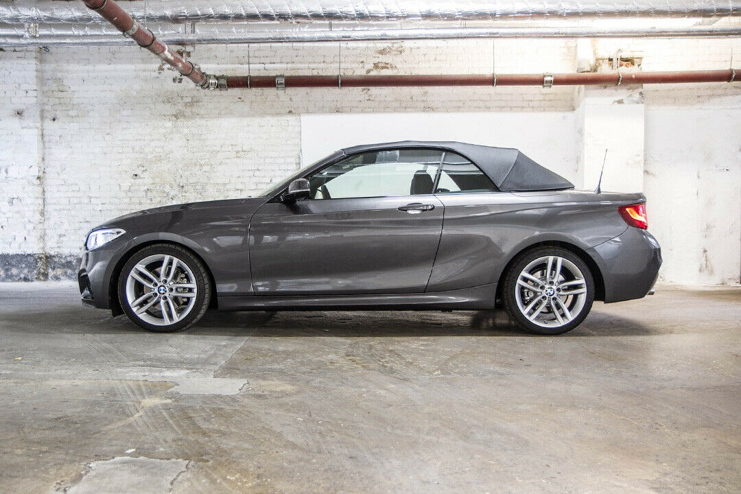 So wie er da steht, kostet das BMW 220d Cabrio mehr als 56.000 Euro