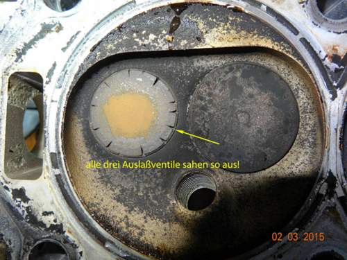 Vw-polo-motor-zerlegt-auslassventil-03245