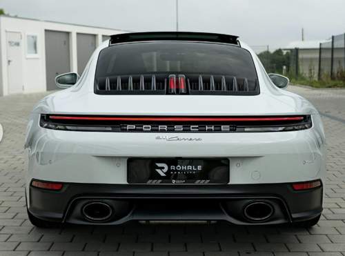 911er Facelift 992.2 in weiß.
