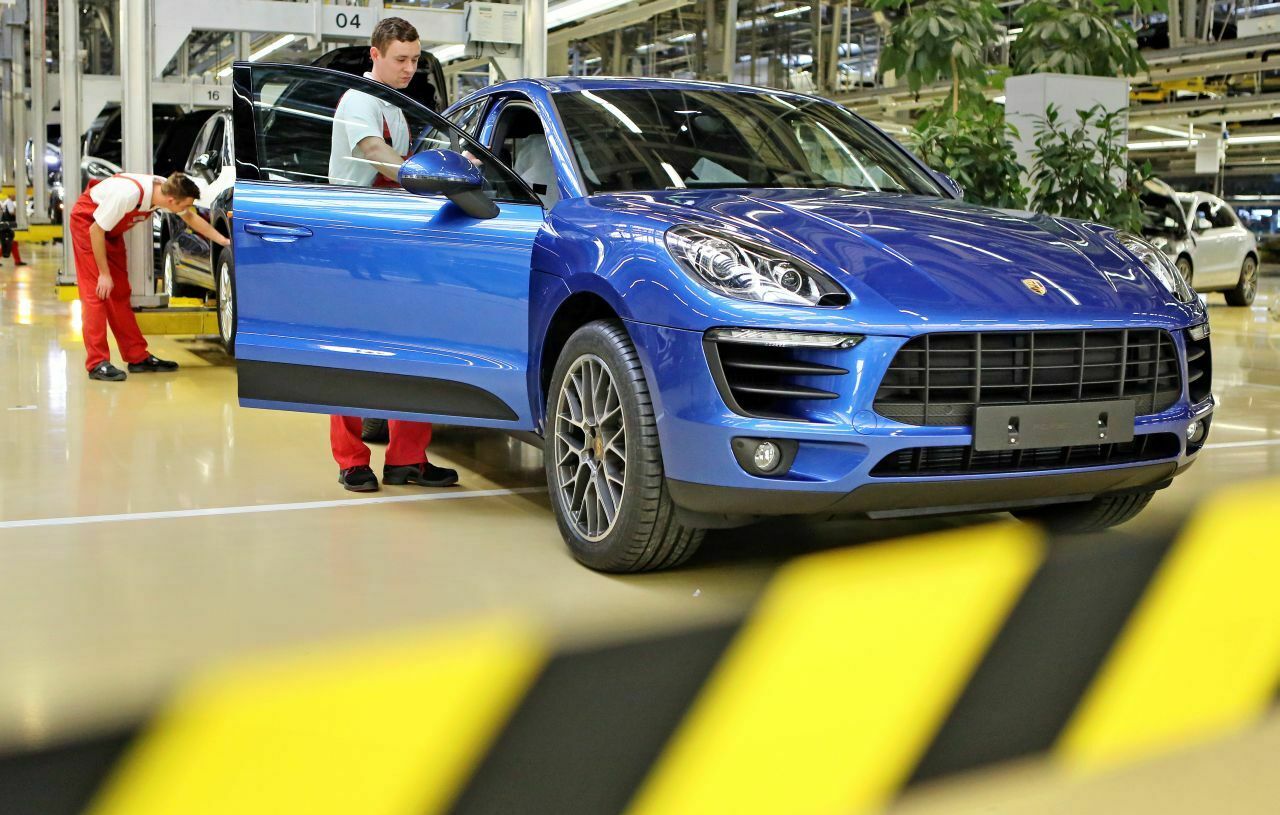 Gesamtsieger ist zum dritten Mal in Folge Porsche (Bild: Produktion des Macan in Leipzig)