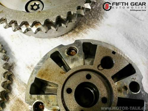 Fifth-gear-automotive-porsche-mechanics-in-lewisville-tx-75077-cayenne-panamera-camshaft-adjuster-bolt-broken-8