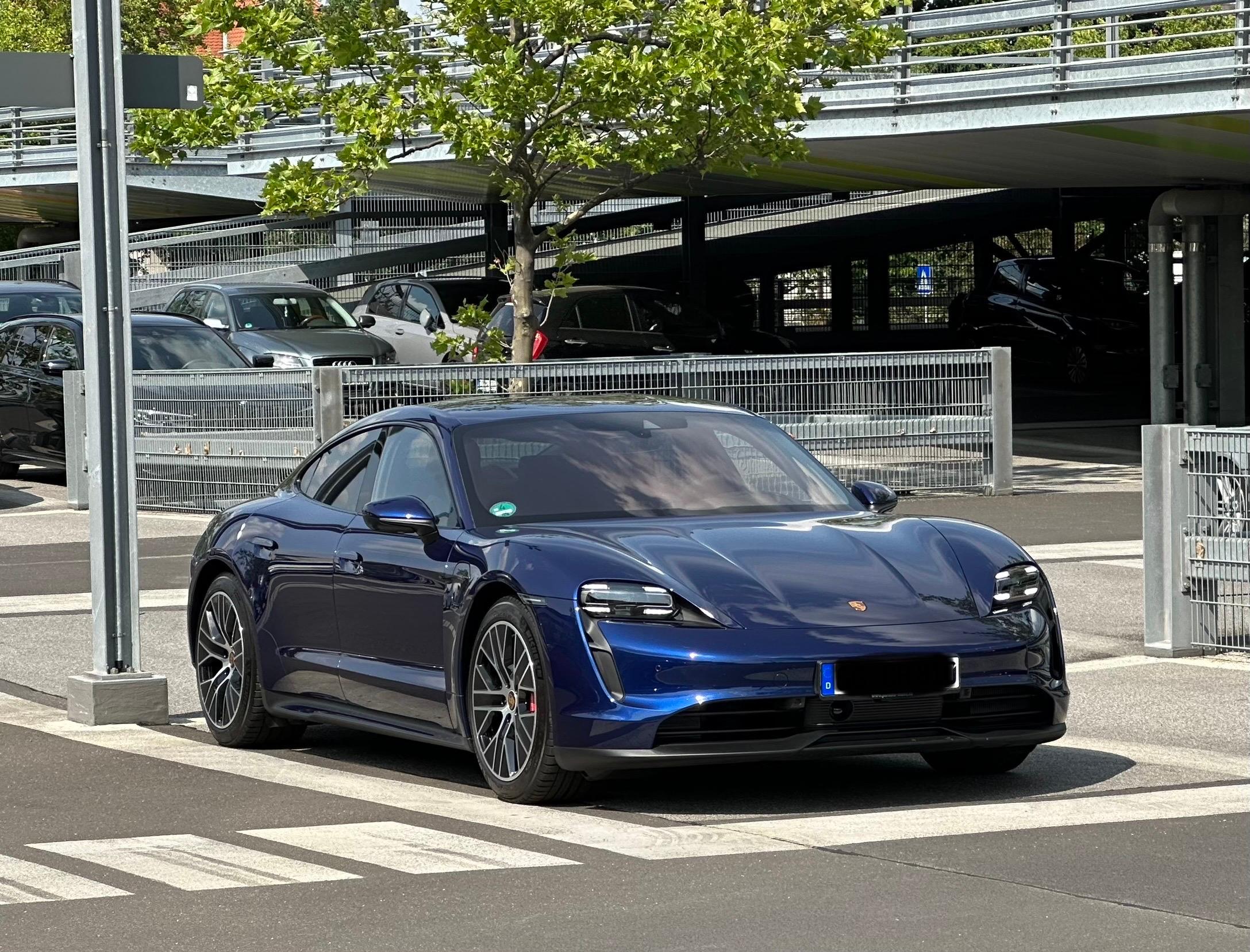 Porsche Taycan Bilder Threat