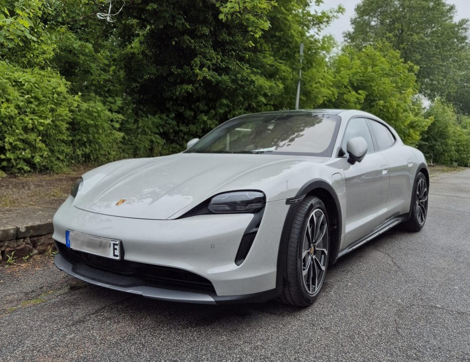 Porsche Taycan Bilder Threat