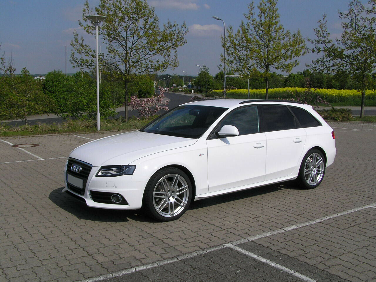 Postet doch mal Bilder Eurer A4 in weiss :)