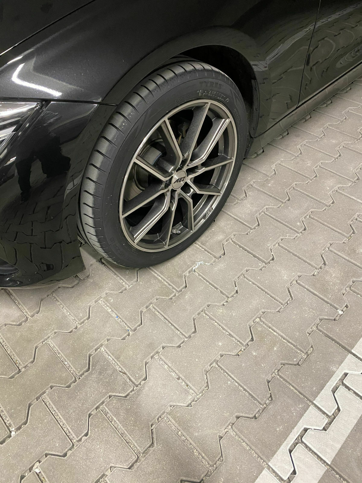 Postet eure BMWs mit euren Felgen :)