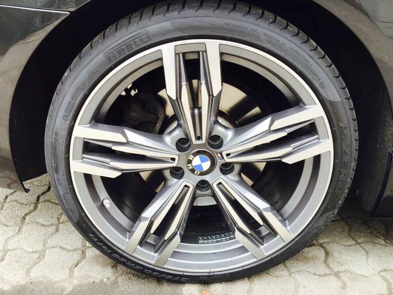 Postet hier eure BMWs mit euren Felgen:-)