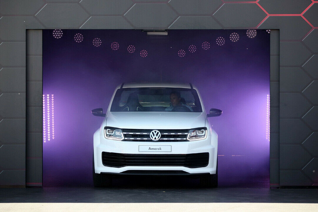 VW Amarok Wörthersee-Studie: Große Frontschürze, Radlaufverbreiterungen und acht Zentimeter Tieferlegung.