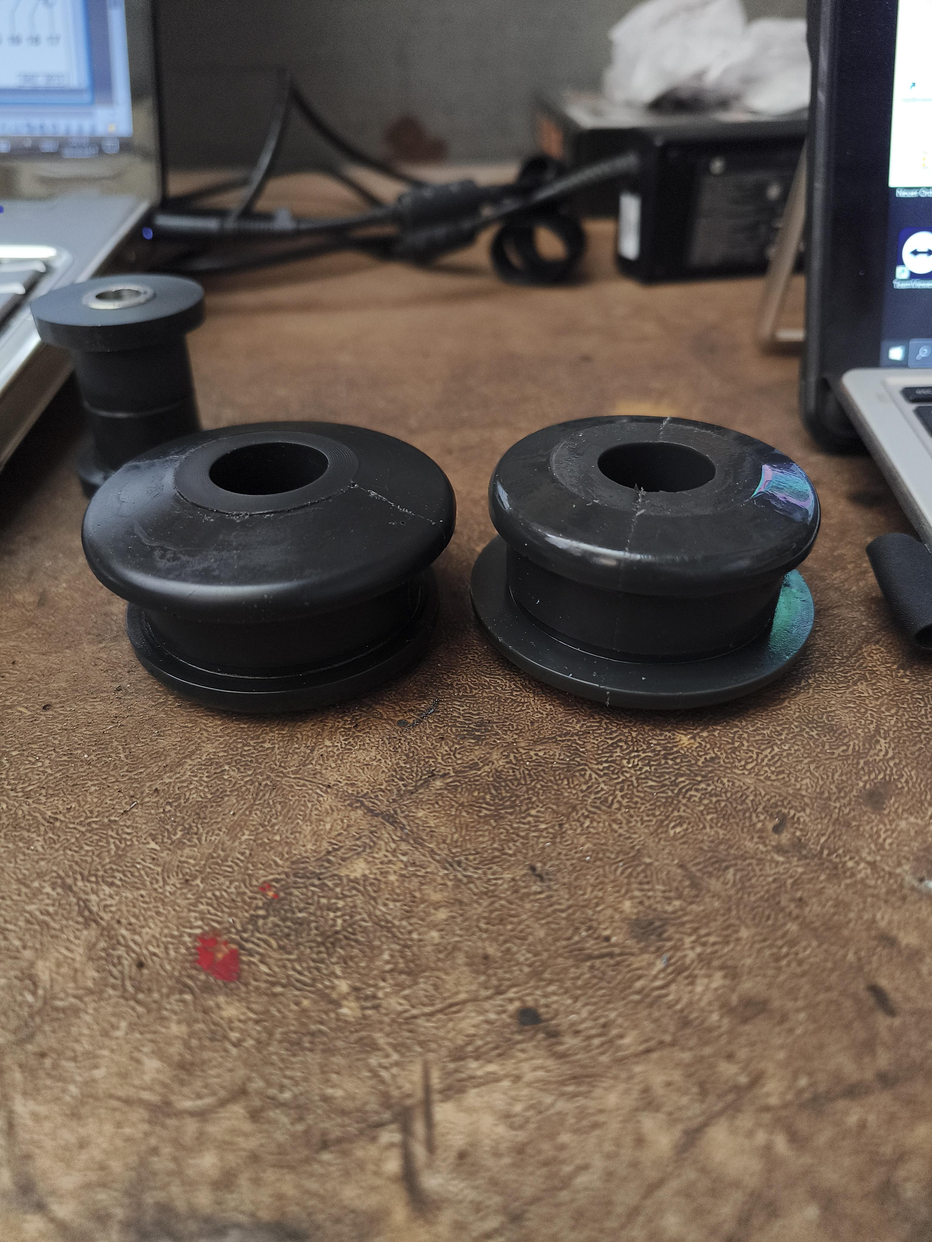 Lager von Powerflex für Querlenker vorne. Einbaulage?