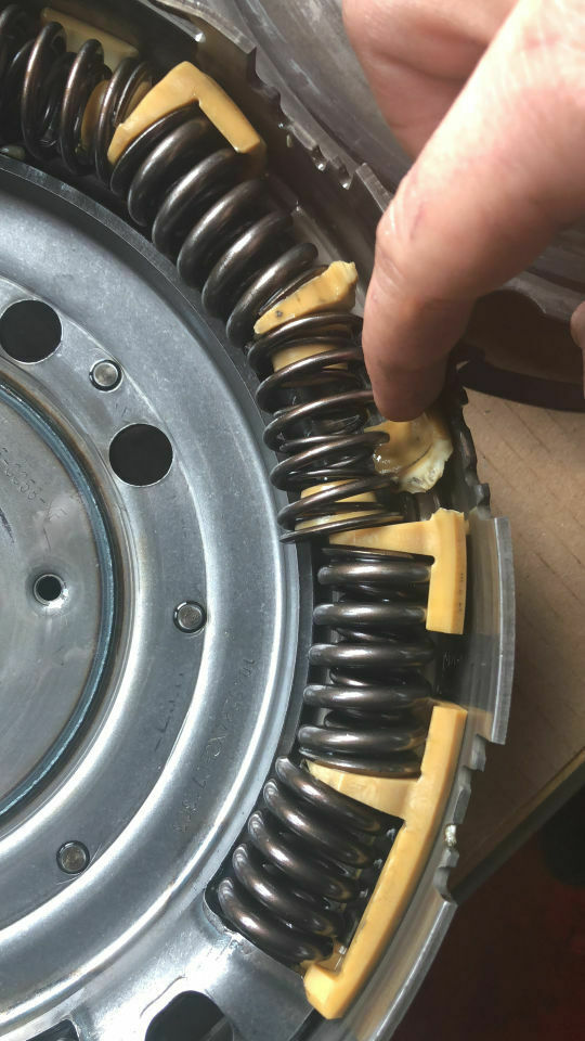 Powershift wird zerlegt, da erst geruckelt jetzt kein Vortrieb mehr.