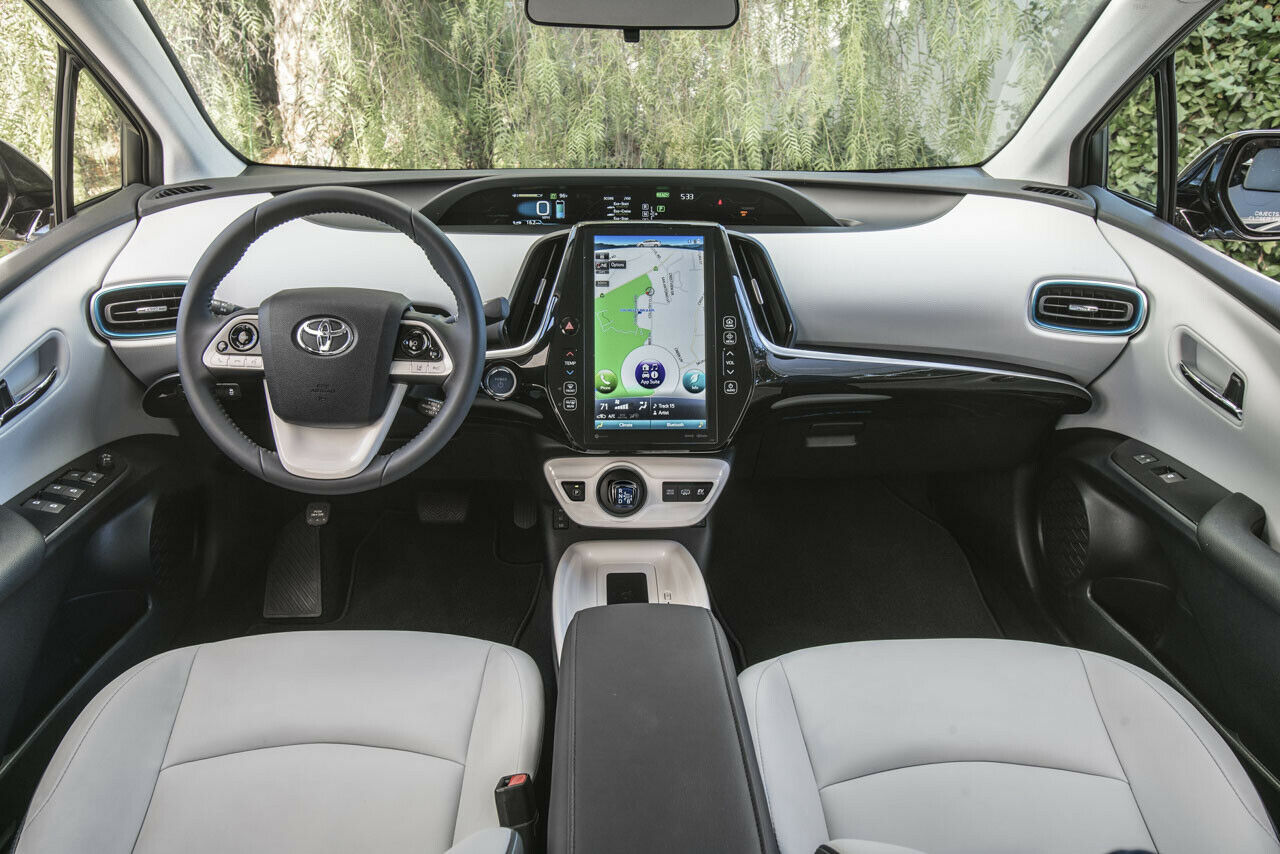 Ein bisschen Tesla: Der große Touchscreen gefällt. Ihn gibt es im normalen Prius nicht