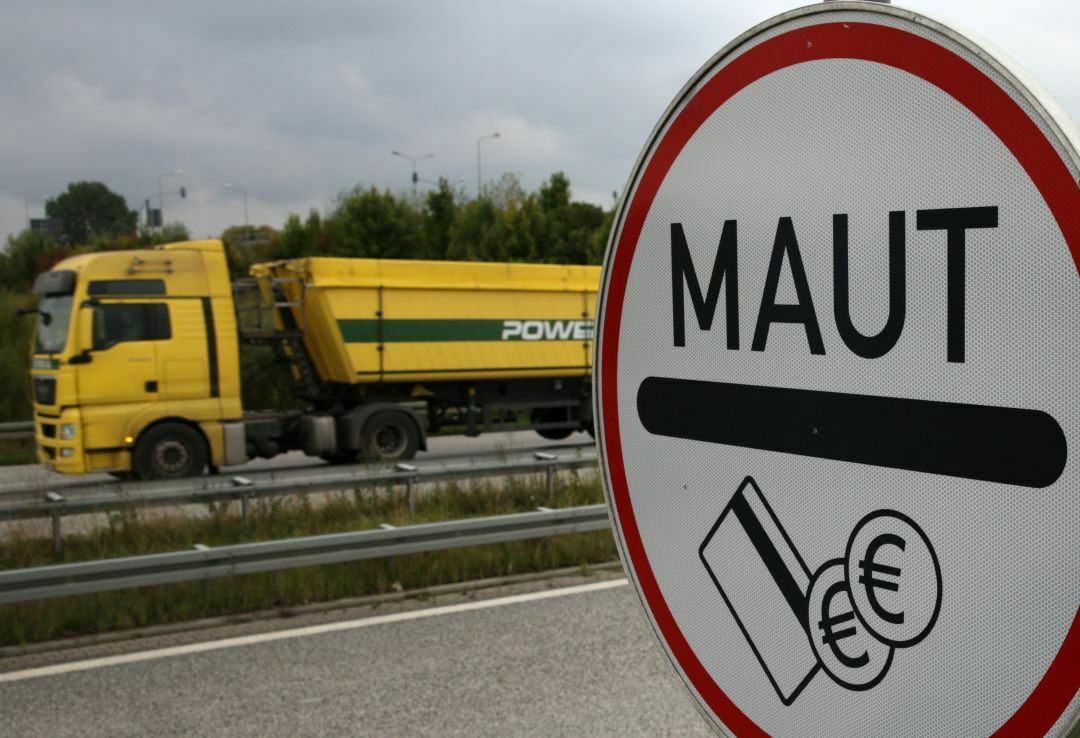 Im kommenden Jahr sinken die Lkw-Mautsätze. Private Betreiber haben jedoch ein Anrecht auf einen Ausgleich