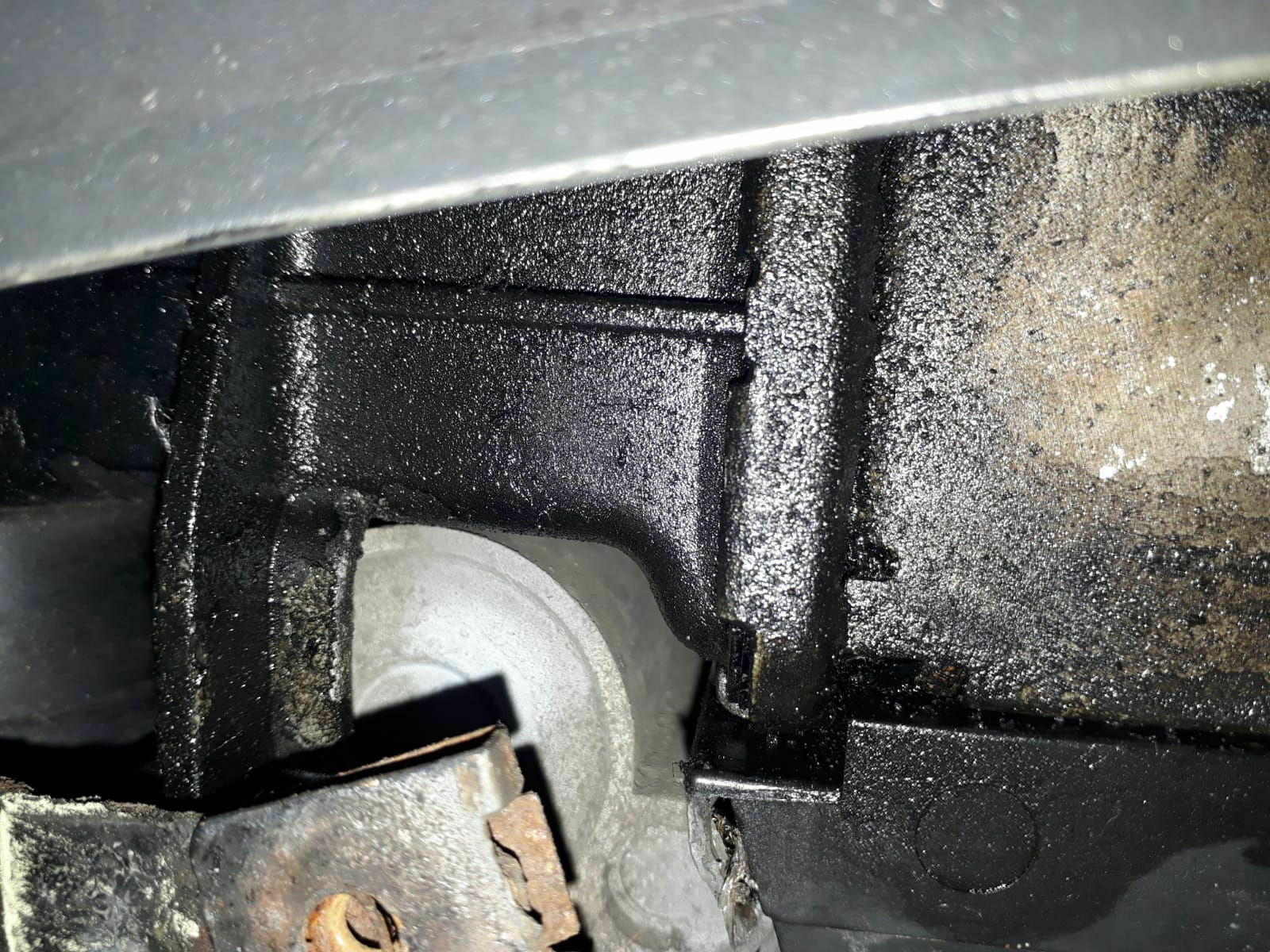 Problem Motorenölaustritt an ausgeschlagener Drosselklappe der Ansaugbrücke W203 200CDI Bj. 2004
