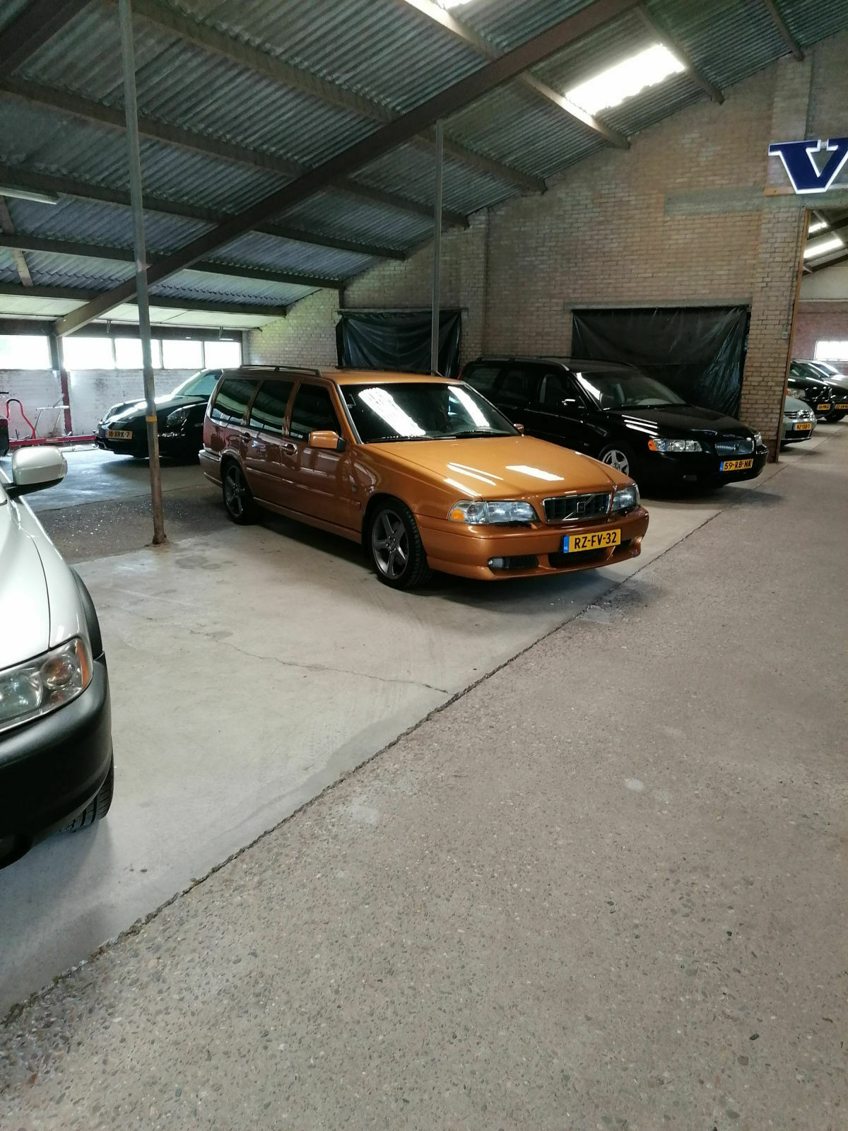 Projekt: Bosch-Servicler's Volvo V70R Saffron Mango