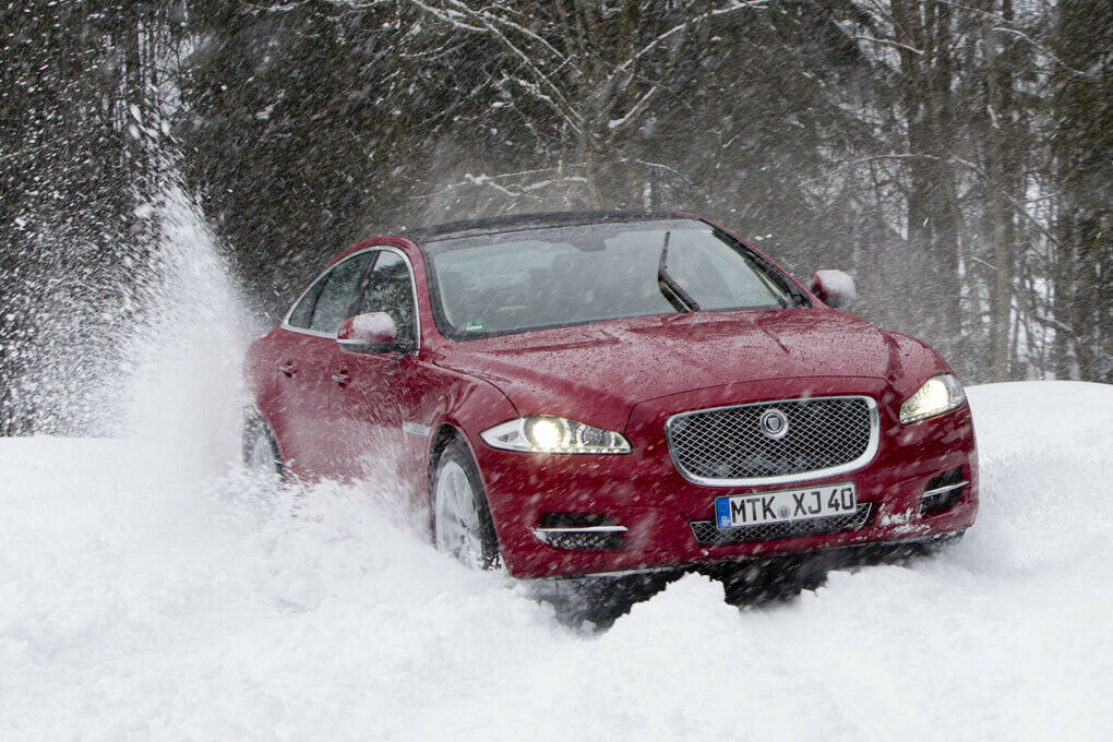 Erste Fahrt mit Jaguar XF und XJ AWD.