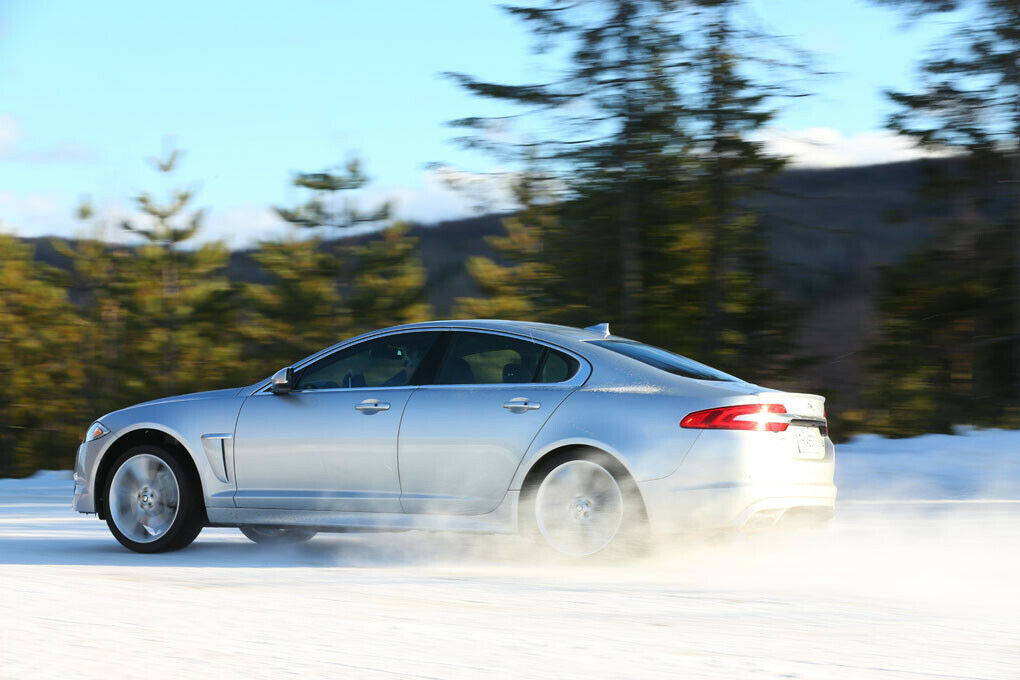 Erste Fahrt mit Jaguar XF und XJ AWD.